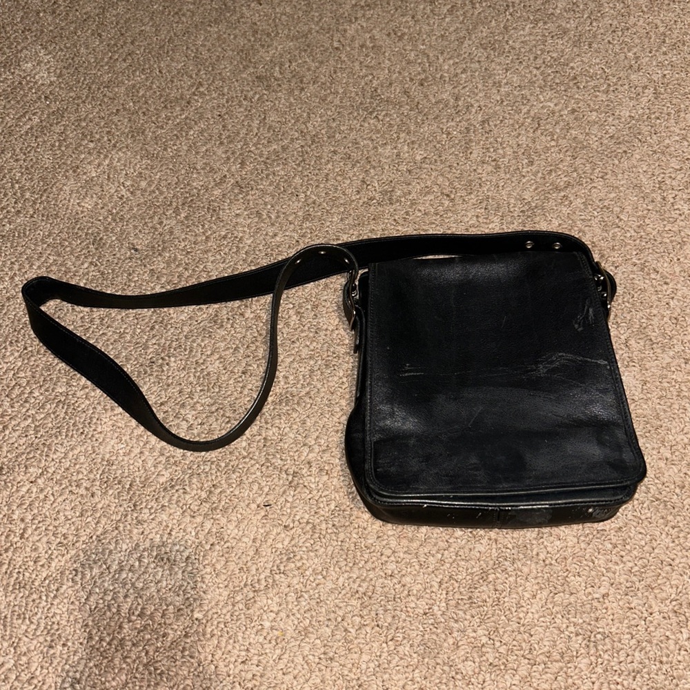 Coach vintage flap close shoulder bag